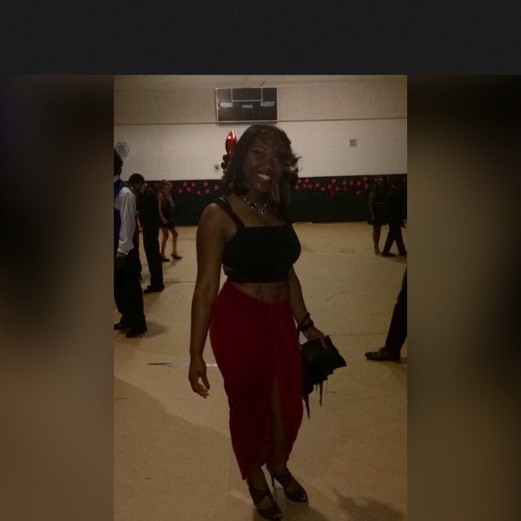 Imari Rowsey - Poshmark Profile Picture of Imari Rowsey (@rowseyimari) on Poshmark