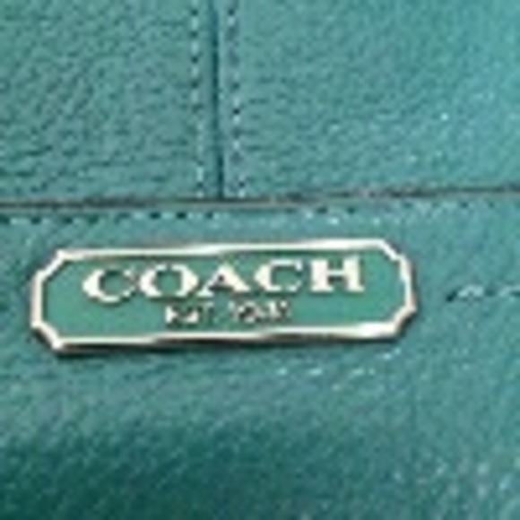 Profile Picture of Carla Farrar (@carlafarrar) on Poshmark