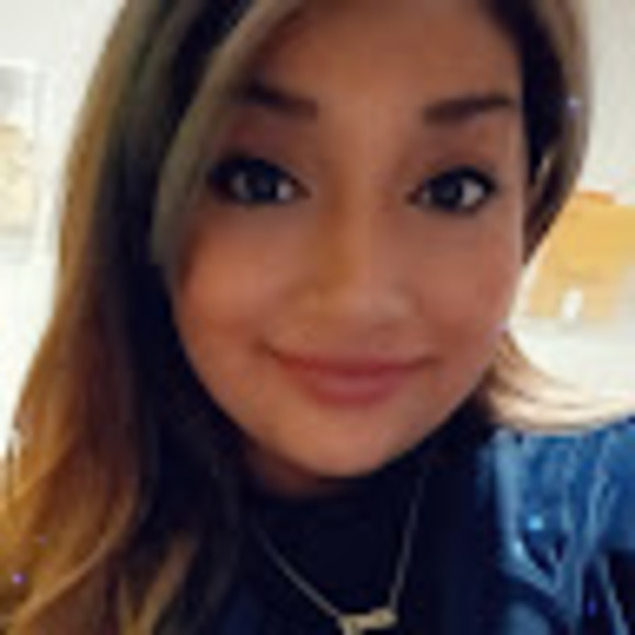 Profile Picture of Yvonne Romero (@yromero713) on Poshmark