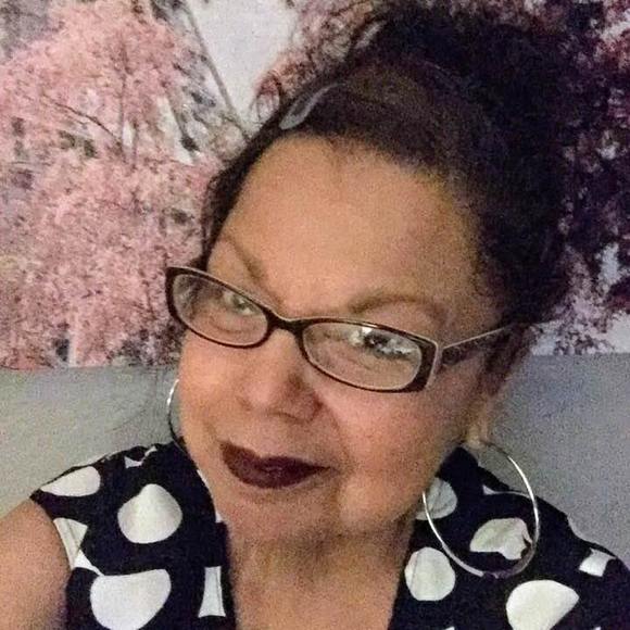 Profile Picture of Carol Carlton (@carol_carlton) on Poshmark