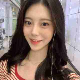 Profile Picture of jr5laceyblevins (@jr5laceyblevins) on Tiktok