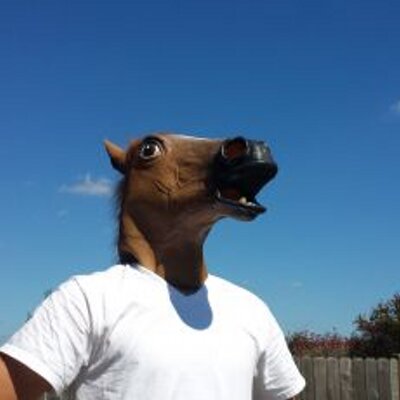 Profile Picture of Stephen Pettitt (@SQuestMusic) on Twitter