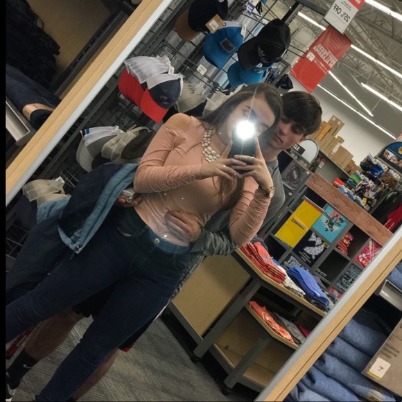 Profile Picture of Haley Parrish (@haleyparrish01) on Poshmark
