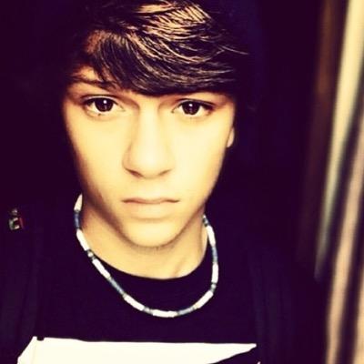 Profile Picture of READ BIO (@ItsDillonPorter) on Twitter
