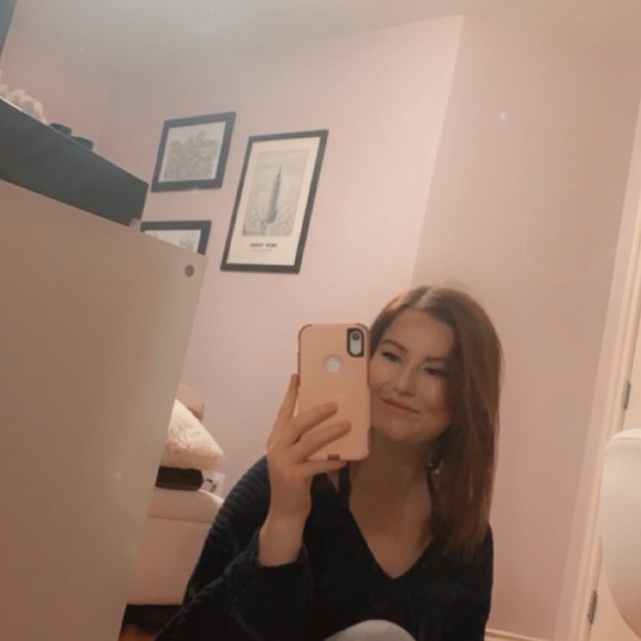 Profile Picture of Marissa Pearson (@pearsonm2020) on Poshmark