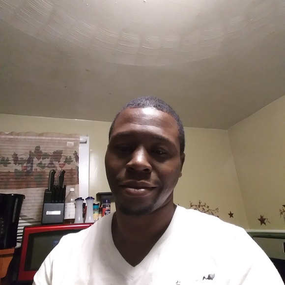 Profile Picture of Shawn Cuspert (@shawncuspert) on Poshmark