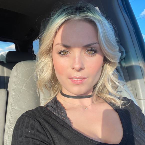 Profile Picture of Haley Cline (@haleycline472) on Poshmark