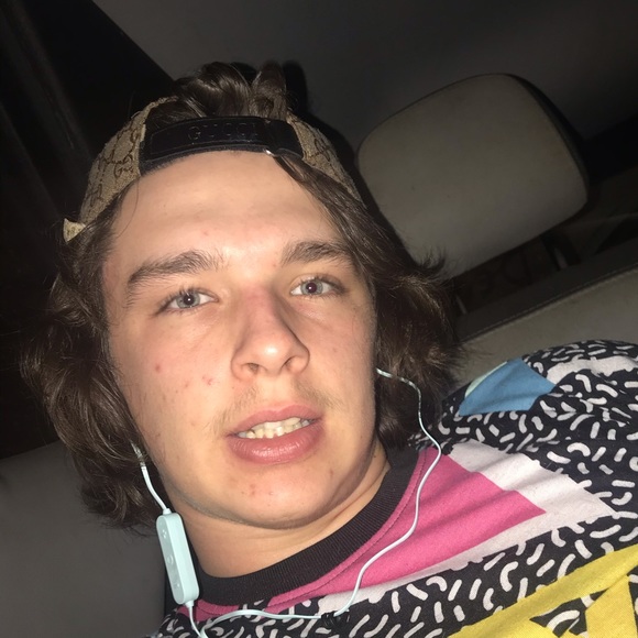 Donald Thompson - Poshmark Profile Picture of Donald Thompson (@dj_frm_352) on Poshmark