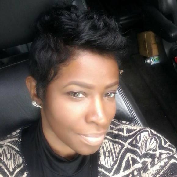 Profile Picture of Lauressa Ross-dill (@rickieross) on Poshmark