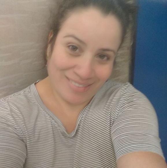 Profile Picture of Olga Claros (@olgalclaros) on Poshmark