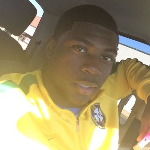 Profile Picture of Derrick Davis (@d_j_1) on Poshmark