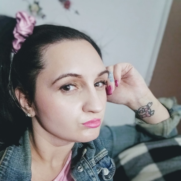 Clarrisa Phillips - Poshmark Profile Picture of Clarrisa Phillips (@clarrisap) on Poshmark