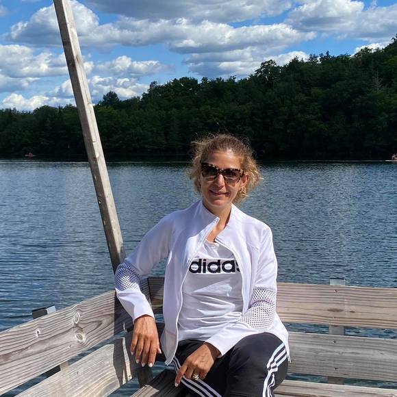 Profile Picture of Chadia Chkeir (@chchkeir) on Poshmark