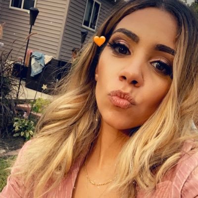 Profile Picture of Annnnna (@L0Cook) on Twitter