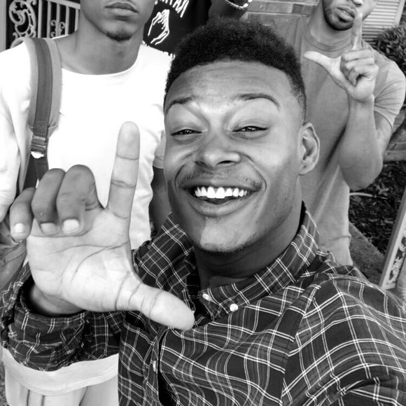 Profile Picture of Robert Randolph (@chilieparker) on Poshmark