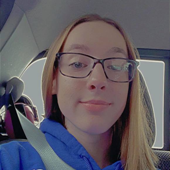 Profile Picture of Sadie Schlesselman (@s_schlesselman) on Poshmark