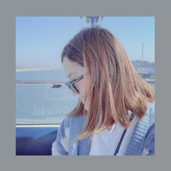 Profile Picture of Mandy Fong (@mandyfong) on Poshmark