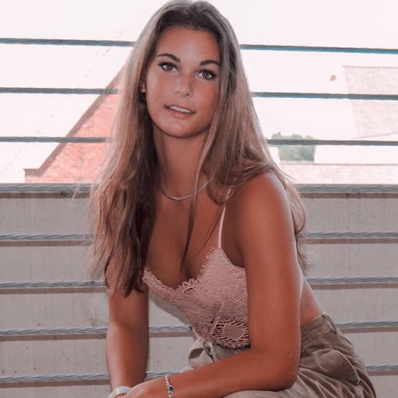 Profile Picture of Katelyn Morgan (@katelyynmorgan) on Poshmark