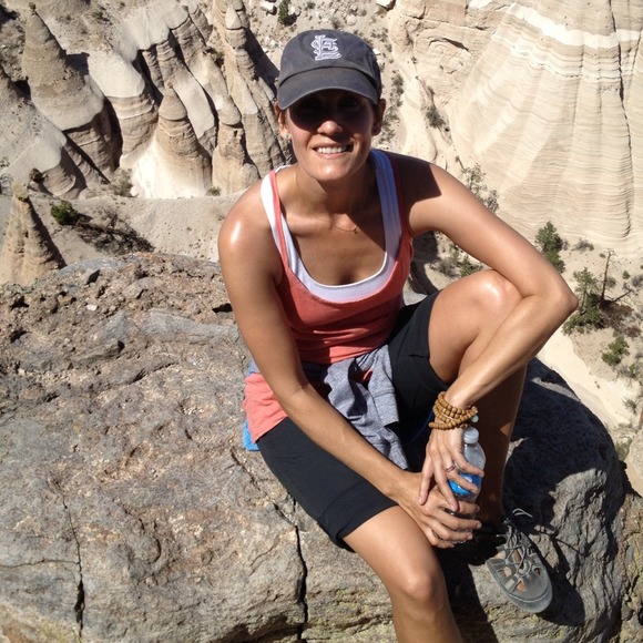 Profile Picture of Katie Strohl (@margiemoo) on Poshmark