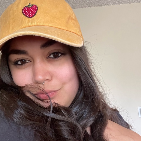 Profile Picture of Vanessa Mendoza (@vanessamendo826) on Poshmark