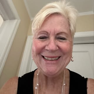 Profile Picture of Jeannie M Collins (@jeanniecollins_) on Instagram