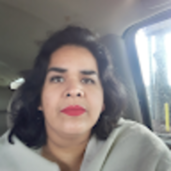 Profile Picture of Luz Silva (@luzsg1979) on Poshmark