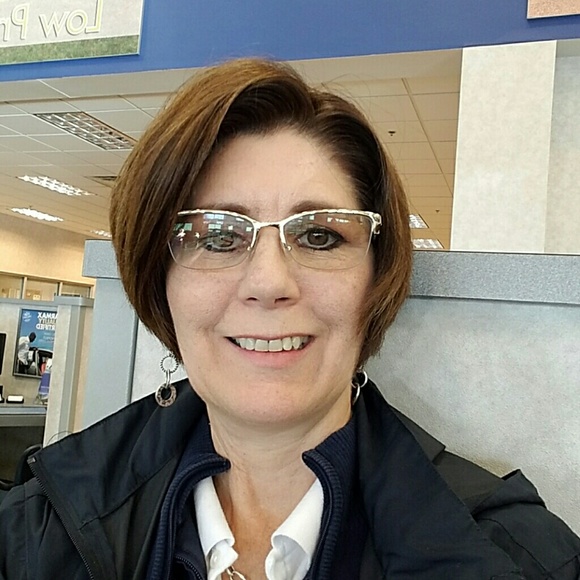 Profile Picture of Laurie Colby-hauke (@lcolby1) on Poshmark