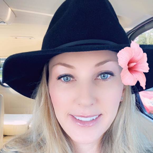 Profile Picture of Karen Potts-peterson (@brittanyandbone) on Poshmark