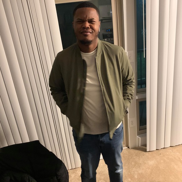 Profile Picture of Mark Knight (@mack2fly) on Poshmark