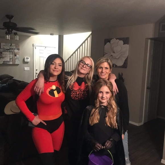 Profile Picture of Nicole Merifield (@nicolemerifield) on Poshmark