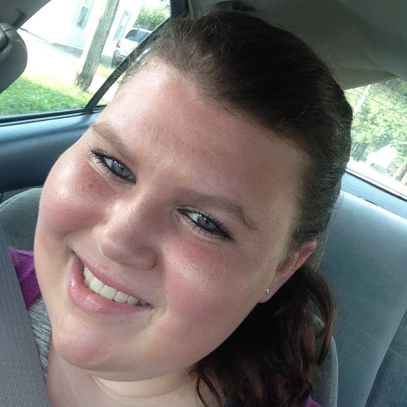 Profile Picture of Faith Waitkus (@faithy172) on Poshmark