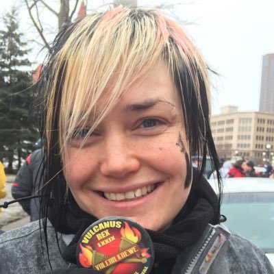 Profile Picture of Jenny Dupre (@JenTwy) on Twitter