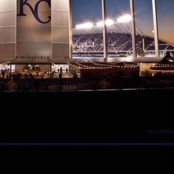 Profile Picture of Dustin Jones (@dustin121) on Poshmark