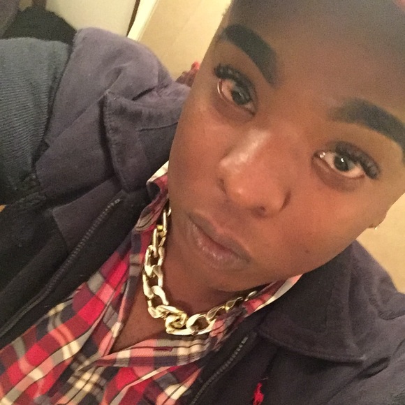 Profile Picture of Darius Kearse (@waves_123) on Poshmark