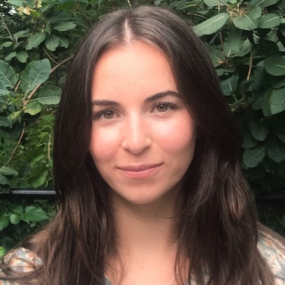 Profile Picture of Léah Guyot (@l_guyot) on Poshmark