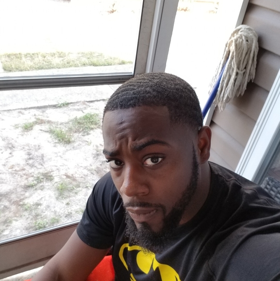 Profile Picture of Eric Bownes (@montrelthedon90) on Poshmark