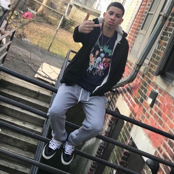 Profile Picture of Tyson Ackles (@tysonackles) on Poshmark