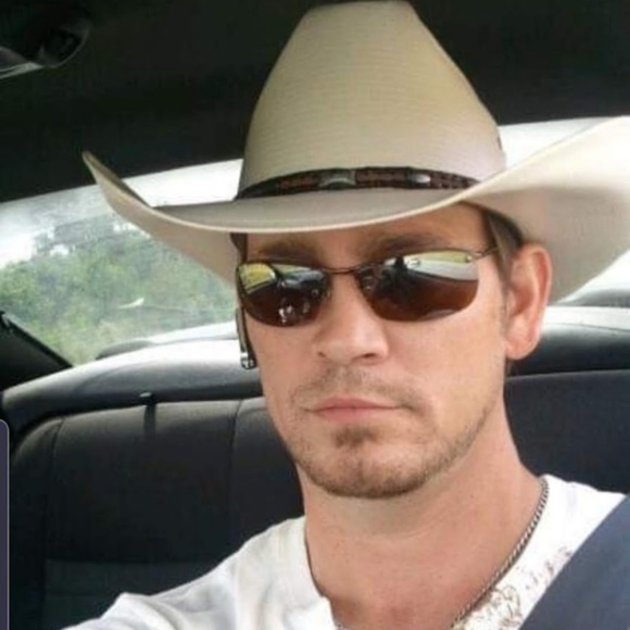 Profile Picture of Brad Beck (@unionman1185) on Poshmark