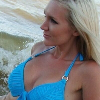 Profile Picture of Catherine Alves (@caegan1989) on Twitter