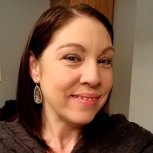 Profile Picture of Ann Sholar (@asholar68) on Poshmark