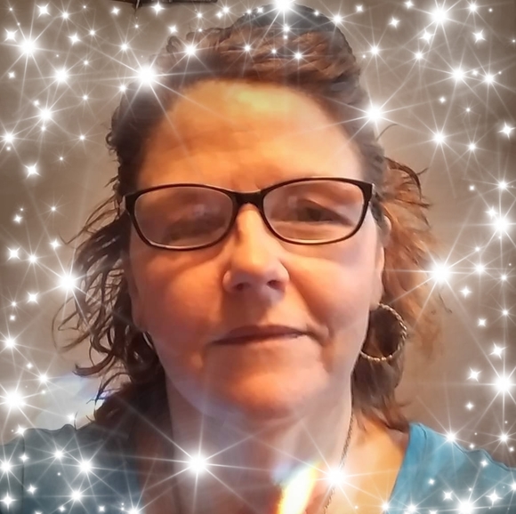 Profile Picture of Jodi Drier (@jodidrier) on Poshmark