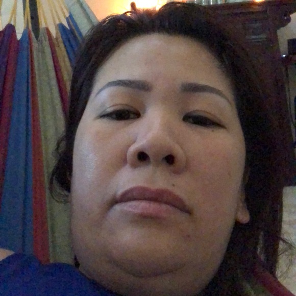 Profile Picture of Thuy Hinh (@thuyhinh) on Poshmark