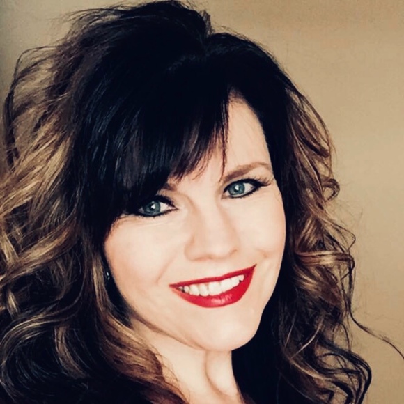 Profile Picture of Susan Troike (@susantroike5) on Poshmark