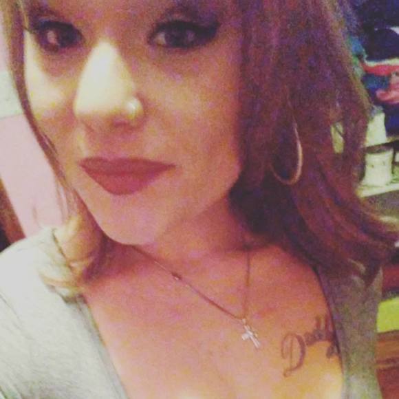 Profile Picture of Adrianne Dyer (@queenannie1989) on Poshmark