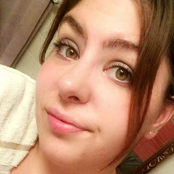 Profile Picture of Nicole Krieter (@rkfdnicole) on Poshmark