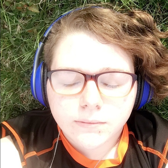 Jay Hornberger - Poshmark Profile Picture of Jay Hornberger (@ezrabear101) on Poshmark