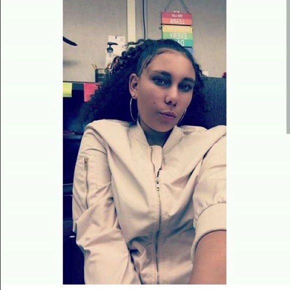 Profile Picture of Mileah Tungate (@mdog18) on Poshmark