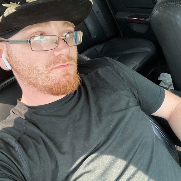 Profile Picture of Andrew Elias (@andrewelias113) on Poshmark