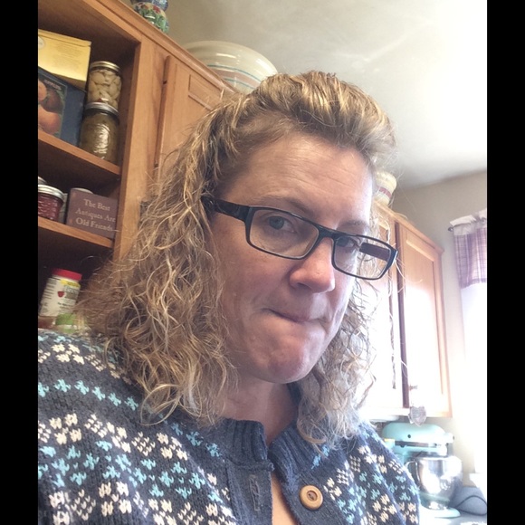 Profile Picture of Amy Messier (@jadstrim) on Poshmark