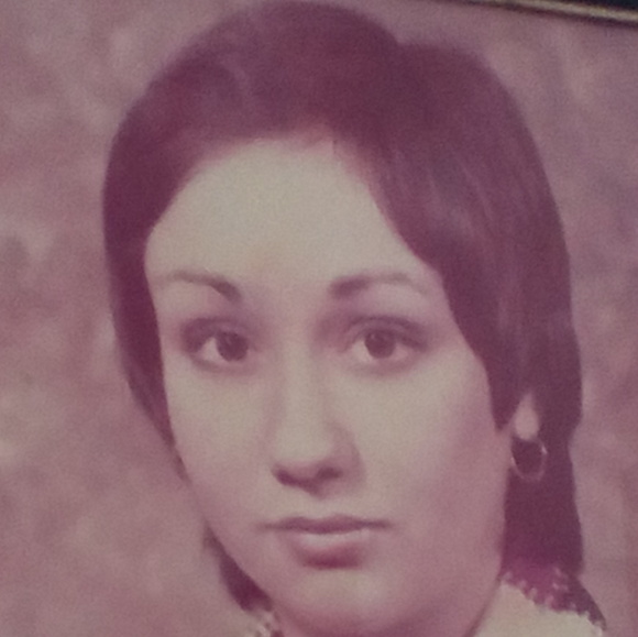 Profile Picture of Lynn Didiano (@lynndidiano) on Poshmark